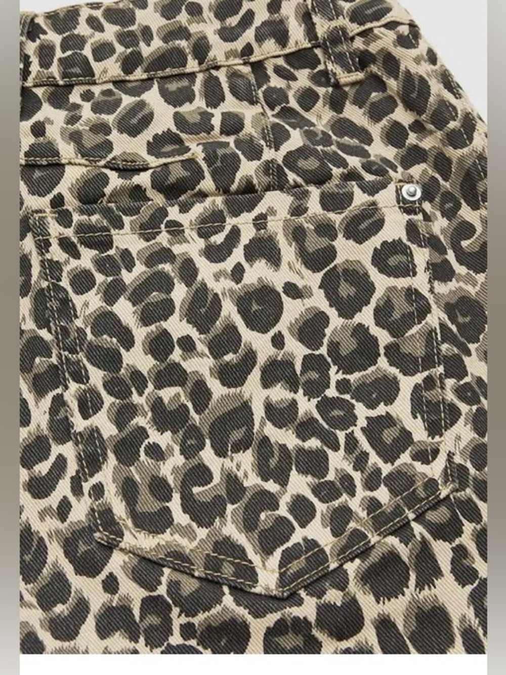 Flamingals Leopard Stitch Detail Mid Rise Barrel Leg Crop Jeans Size Large NWT - Picture 12 of 15